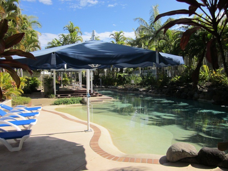 28/16 CRESCENT AVE, Mermaid Beach QLD 4218