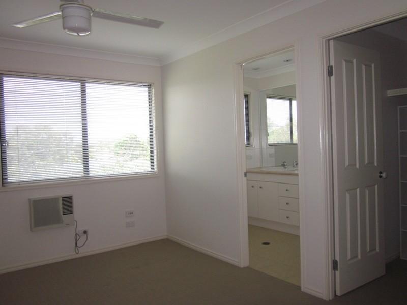 2/52 DOLPHIN AVE, Mermaid Beach QLD 4218