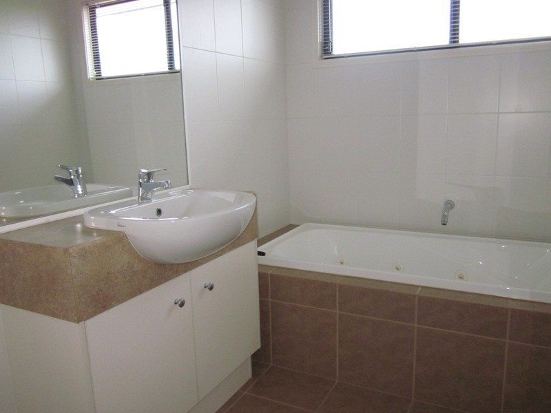 2/52 DOLPHIN AVE, Mermaid Beach QLD 4218