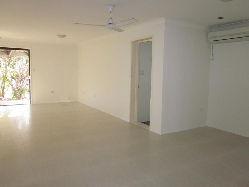 57 DOLPHIN AVE, Mermaid Beach QLD 4218