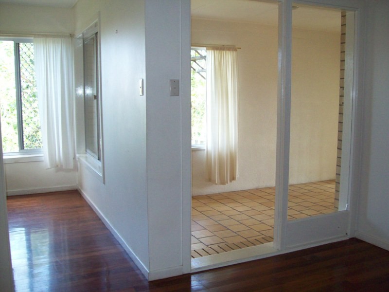 Broadbeach Waters QLD 4218