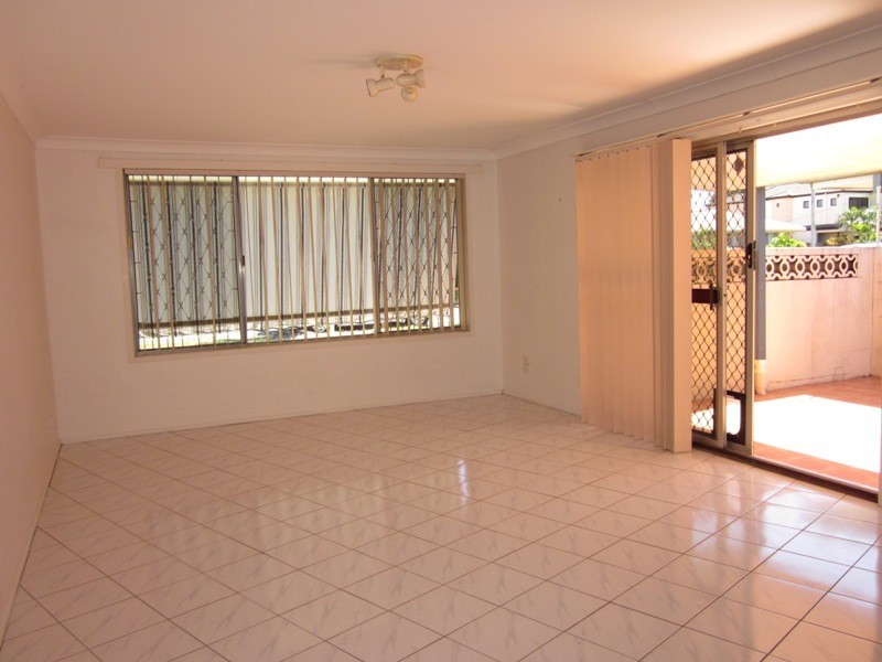 27 DOLPHIN AVE, Mermaid Beach QLD 4218