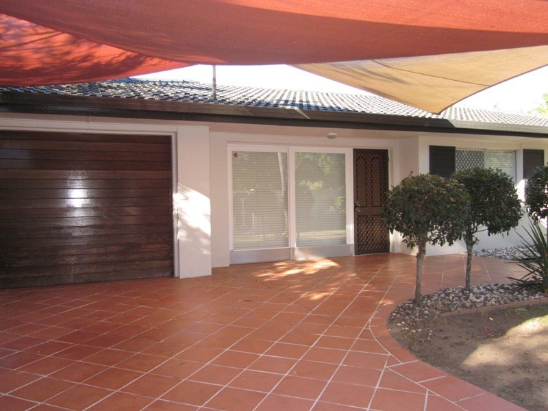Broadbeach Waters QLD 4218