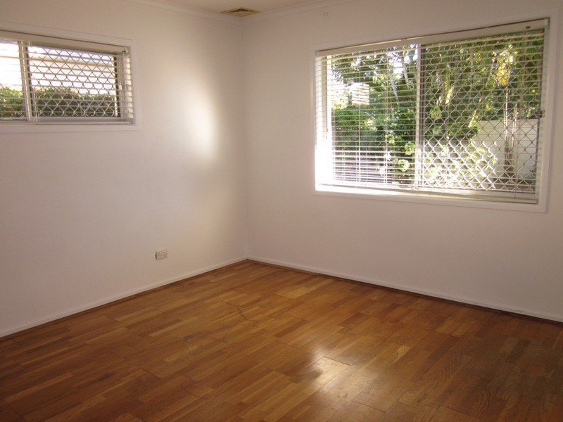 Broadbeach Waters QLD 4218