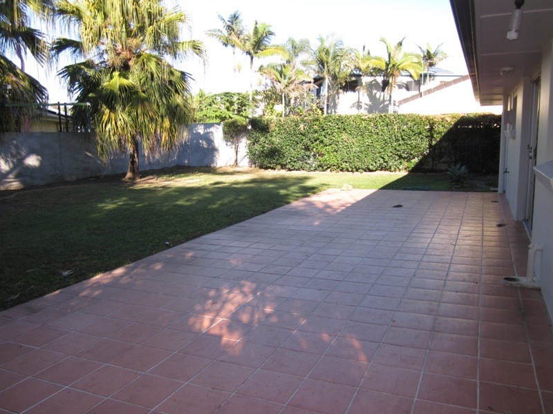 Broadbeach Waters QLD 4218