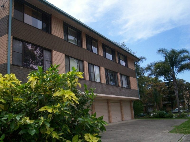 Broadbeach Waters QLD 4218