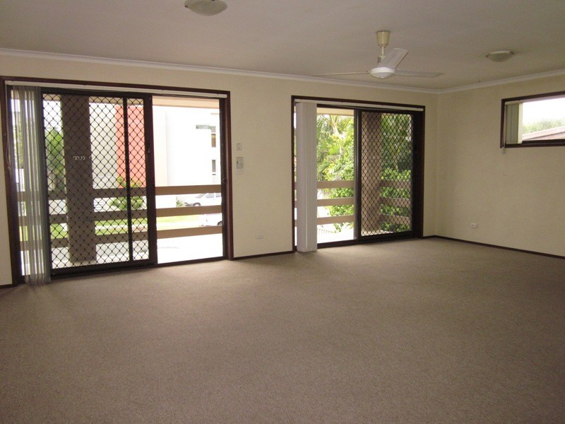 2/18 DOLPHIN AVE, Mermaid Beach QLD 4218