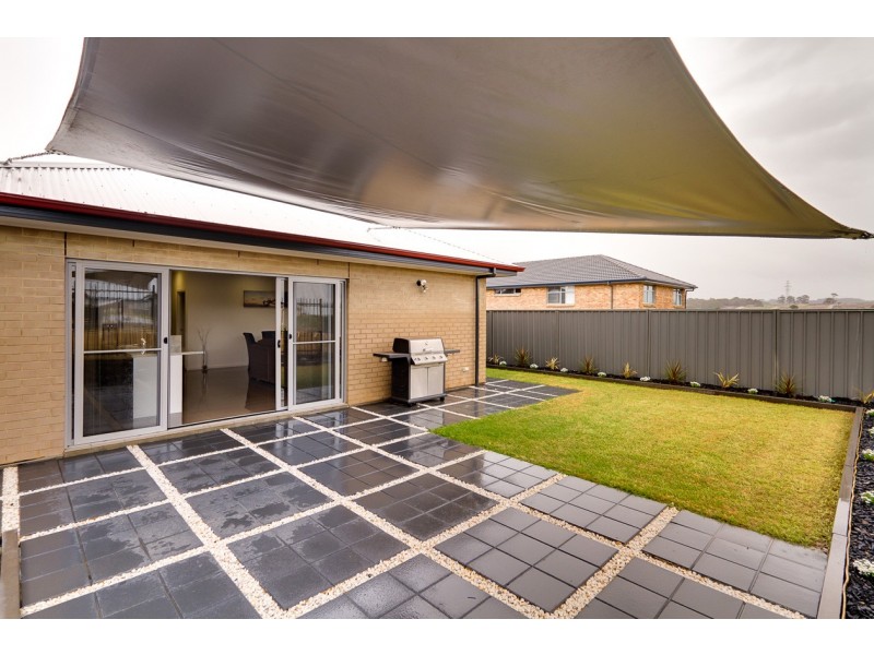 18 Carlson Street, Mount Barker SA 5251