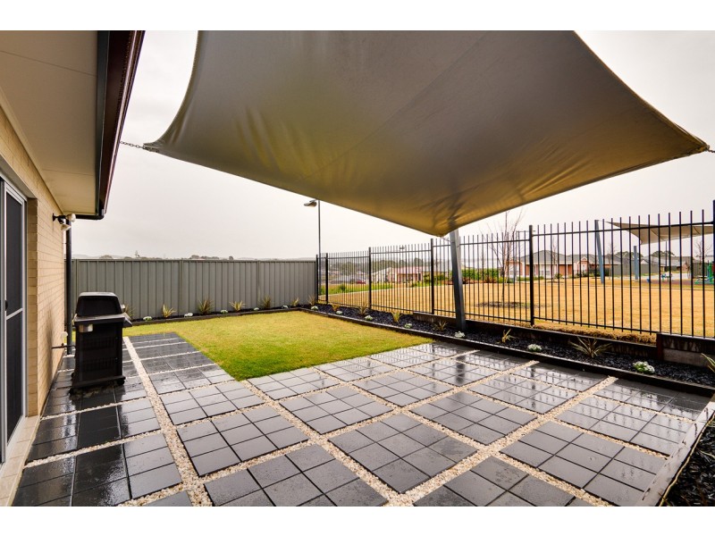 18 Carlson Street, Mount Barker SA 5251