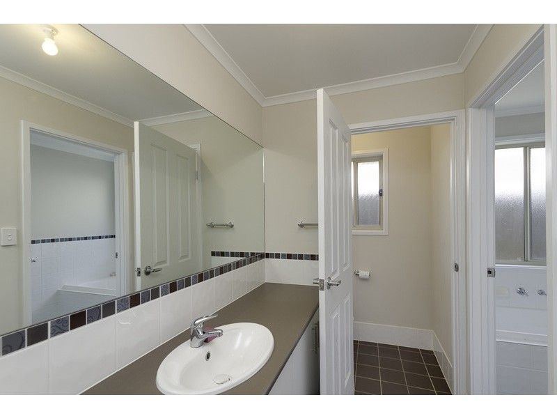 16 Carlson Street, Mount Barker SA 5251