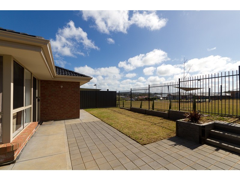 16 Carlson Street, Mount Barker SA 5251