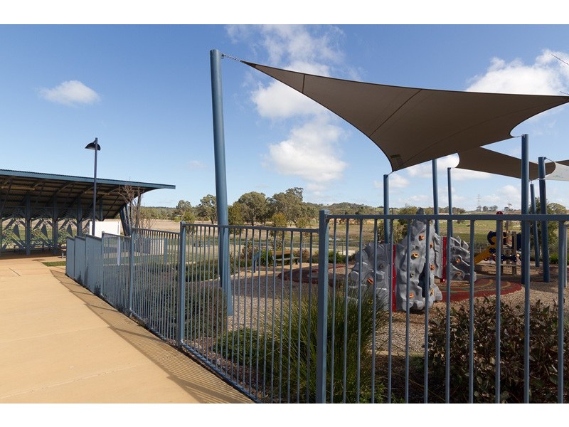 16 Carlson Street, Mount Barker SA 5251