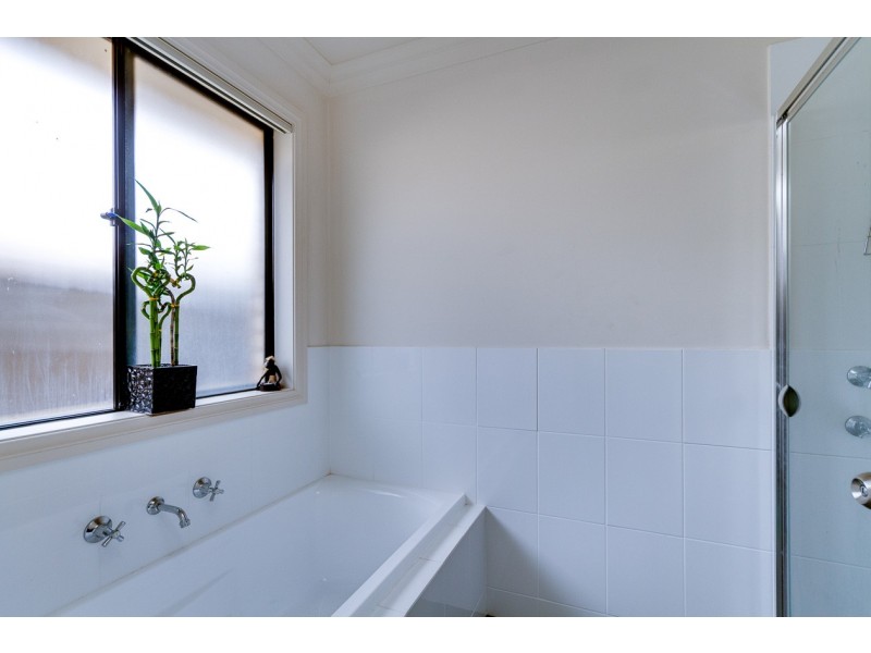 19 Cobb & Co, Strathalbyn SA 5255