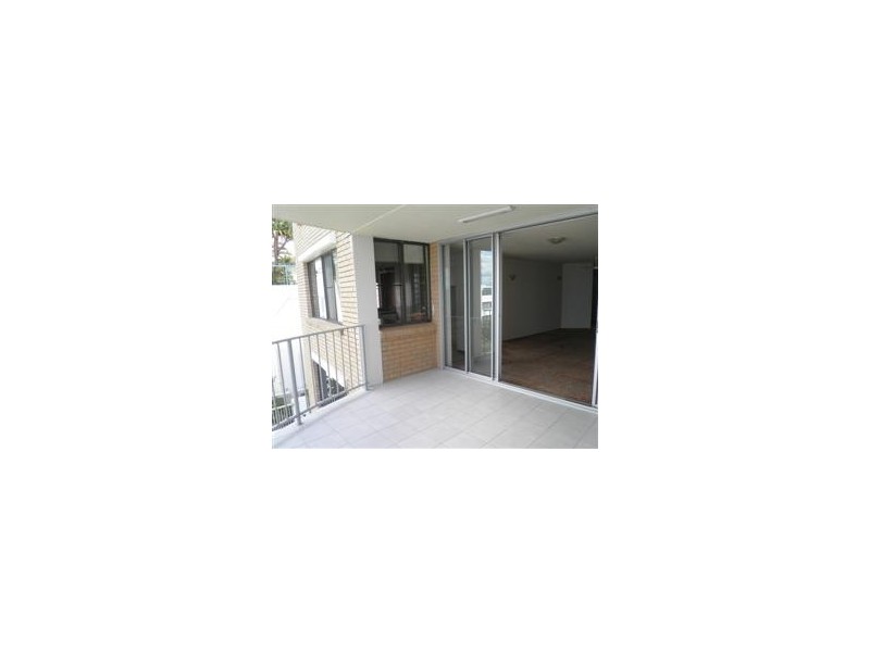 5/2 Burgess Street, Kings Beach QLD 4551