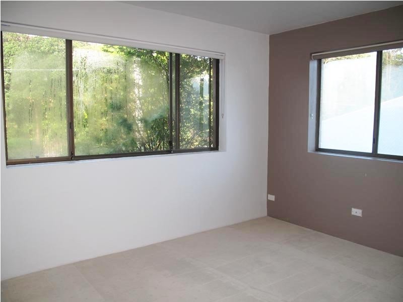 30 Sisley Street, St Lucia QLD 4067