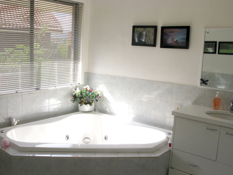 6 Carnoustie Grove, Mornington VIC 3931