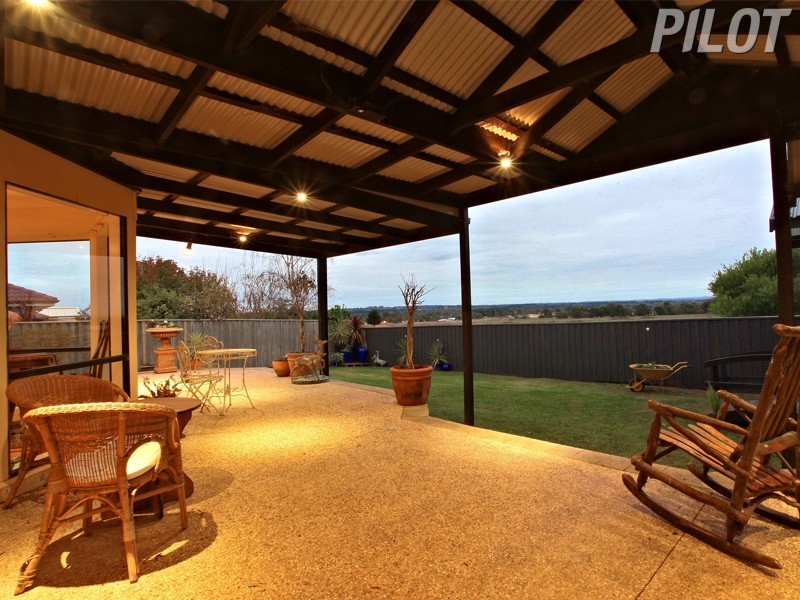 17 Colbert Court, Frankston South VIC 3199