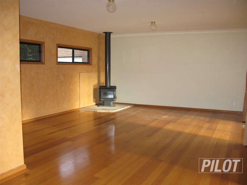 8 Colin Avenue, Frankston VIC 3199