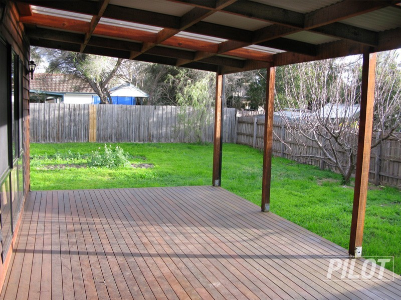 8 Colin Avenue, Frankston VIC 3199