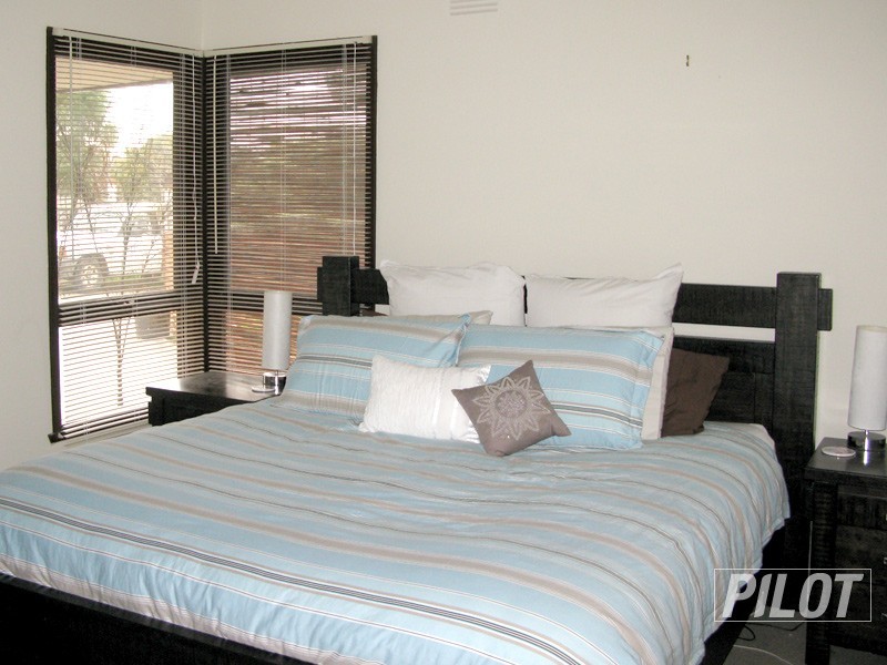 2/5 Johns Road, Mornington VIC 3931