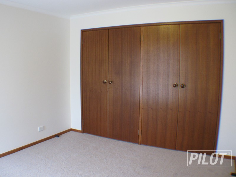 2/16 Napier, Mornington VIC 3931