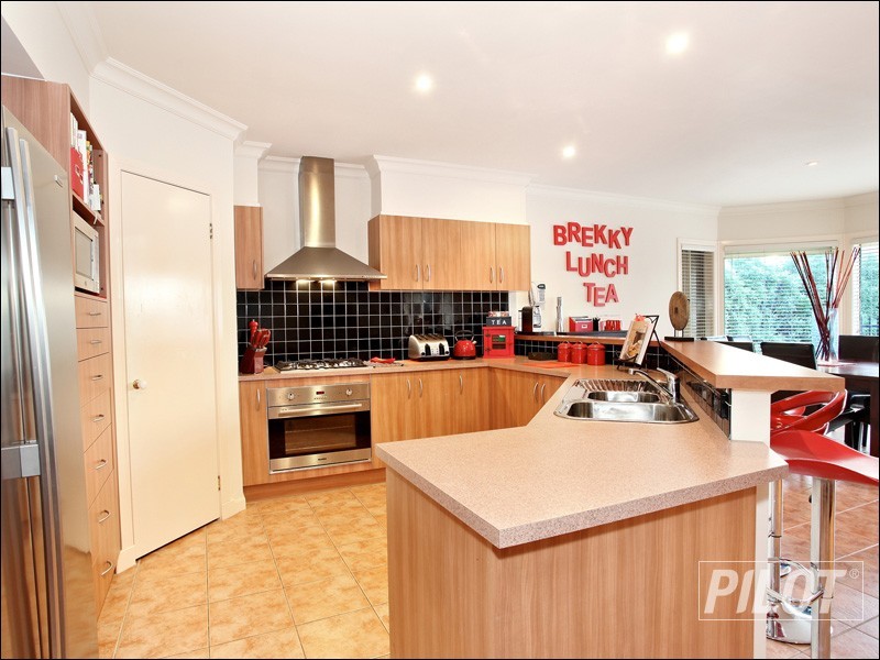 3 stefans court, Skye VIC 3977
