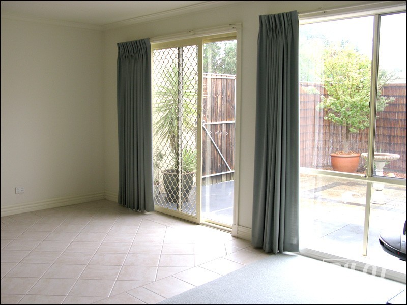 2/14 Reid, Frankston VIC 3199