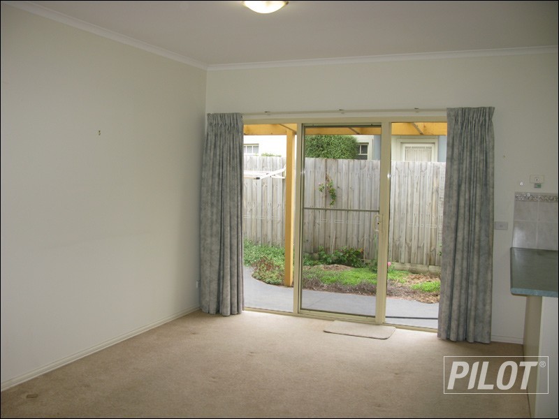 2/19 Haig Street, Mornington VIC 3931