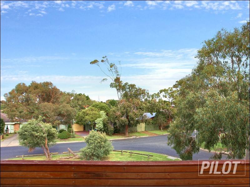 1/1 Hoylake Grove, Mornington VIC 3931