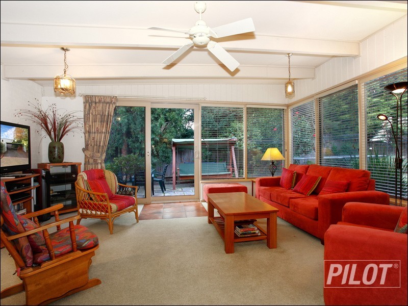 27 Carnoustie Grove, Mornington VIC 3931