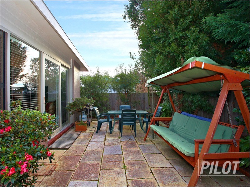 27 Carnoustie Grove, Mornington VIC 3931