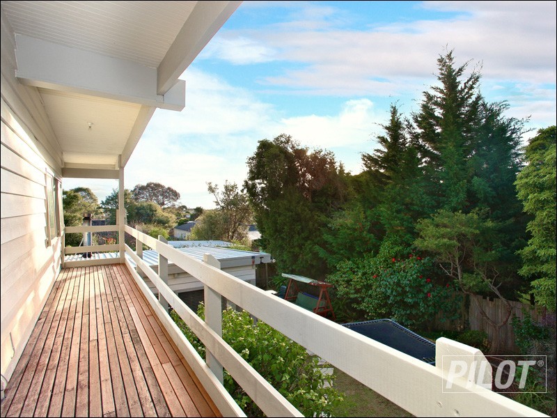 27 Carnoustie Grove, Mornington VIC 3931