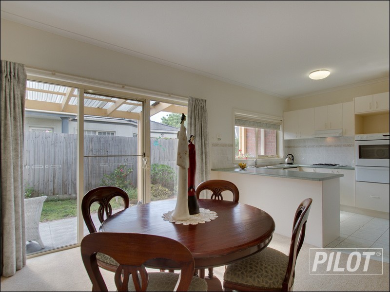 2/19 Haig Street, Mornington VIC 3931