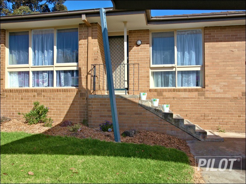 2/18 Lucerne Avenue, Mornington VIC 3931