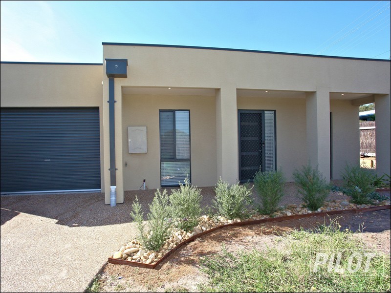 7B Allambi Avenue, Rosebud West VIC 3940
