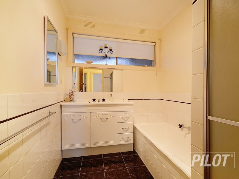 61 Shandon Street, Mornington VIC 3931