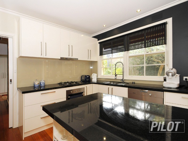 2/18 Bruarong Crescent, Frankston South VIC 3199