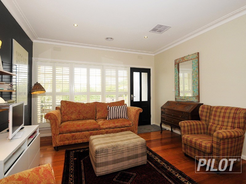 2/18 Bruarong Crescent, Frankston South VIC 3199