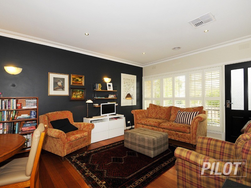 2/18 Bruarong Crescent, Frankston South VIC 3199