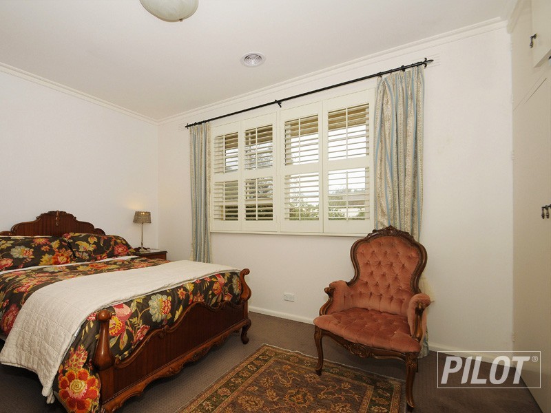 2/18 Bruarong Crescent, Frankston South VIC 3199