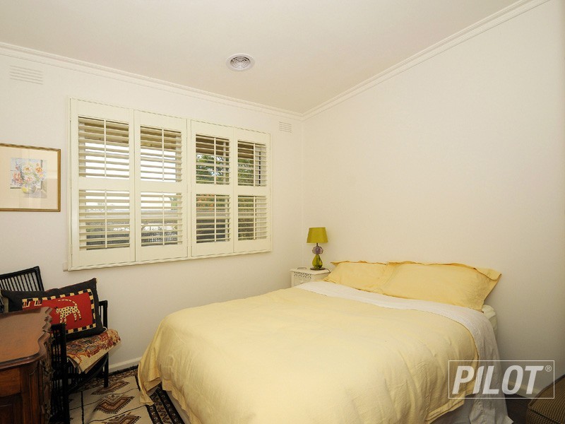 2/18 Bruarong Crescent, Frankston South VIC 3199