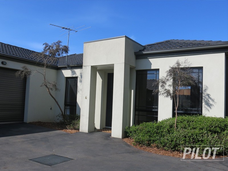 4/17 Douglas Street, Hastings VIC 3915