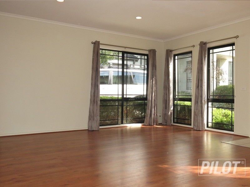 4/17 Douglas Street, Hastings VIC 3915