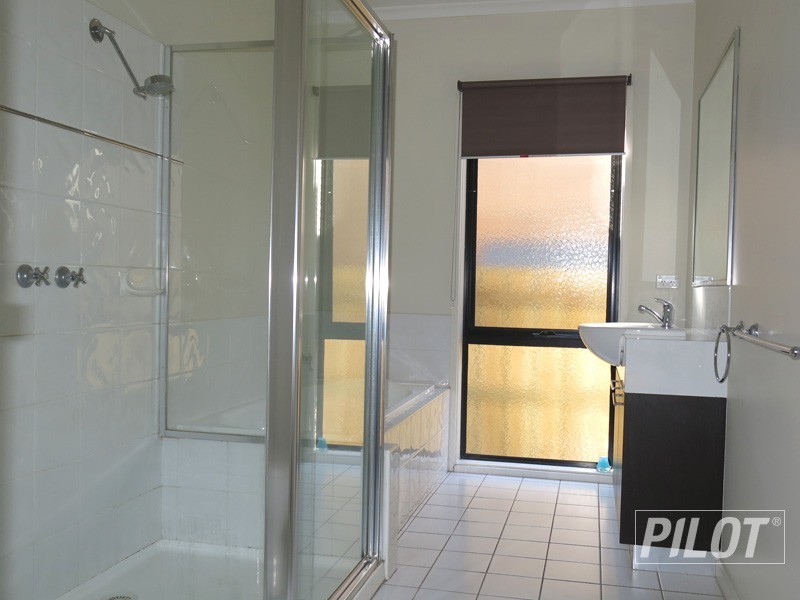 4/17 Douglas Street, Hastings VIC 3915