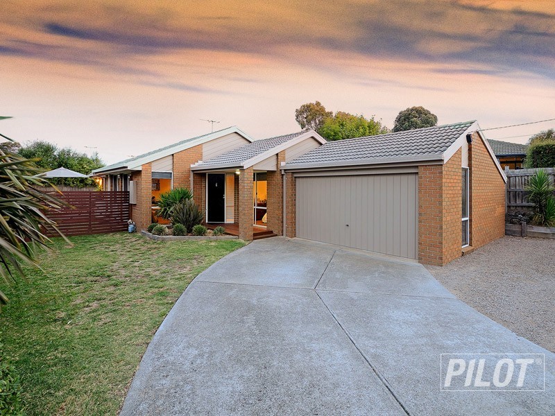 10 Kiandra Street, Mornington VIC 3931