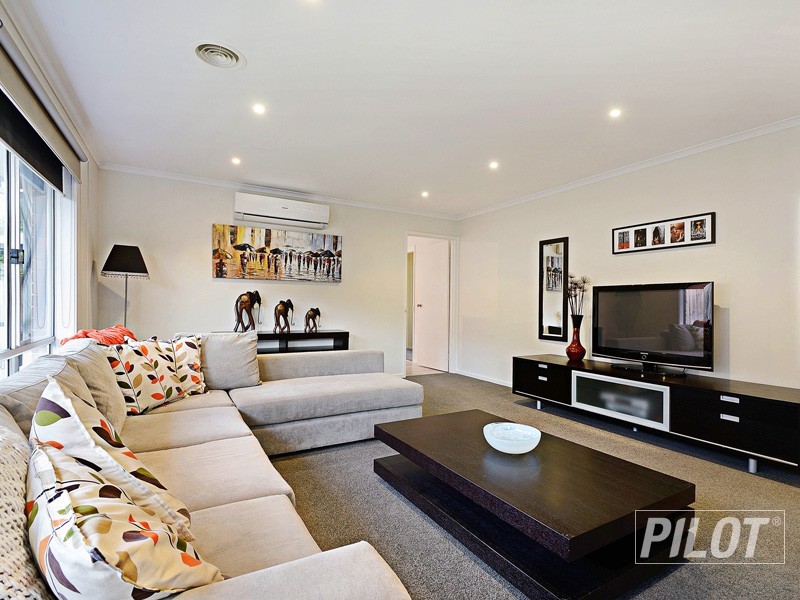 10 Kiandra Street, Mornington VIC 3931