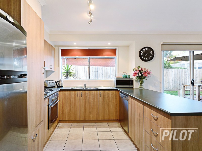 10 Kiandra Street, Mornington VIC 3931