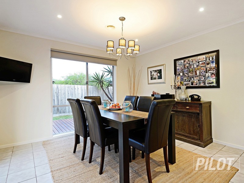 10 Kiandra Street, Mornington VIC 3931