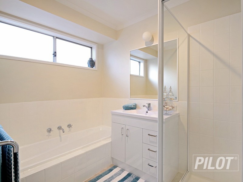 10 Kiandra Street, Mornington VIC 3931