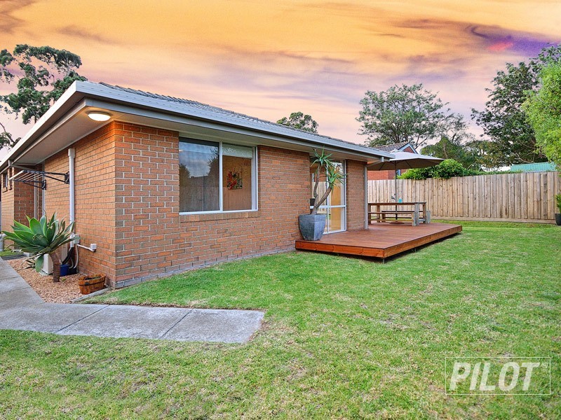 10 Kiandra Street, Mornington VIC 3931